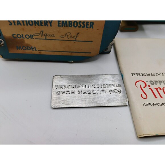 Vtg.  Pirouette Desk Stationary EMBOSSER Stamper Midcentury Mod Aqua Reef Blue - Picture 4 of 13